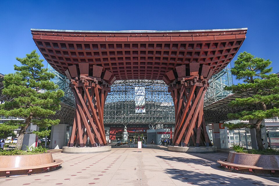 金沢駅西口・鼓門 实景照片