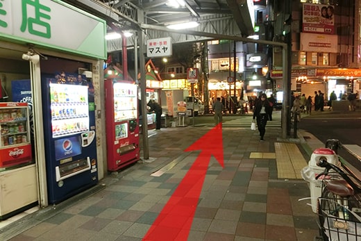 再过前面一条人行横道