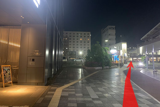 沿路直行