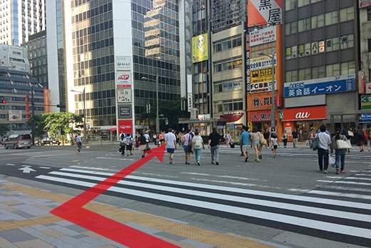 过人行横道
